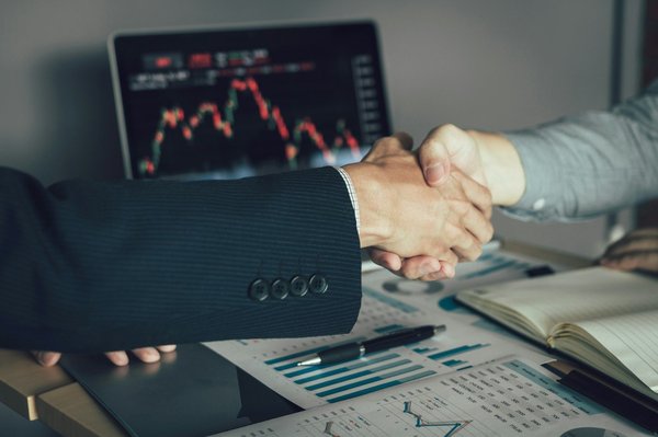 Acheter actions hermès : faut-il investir en 2024 ?